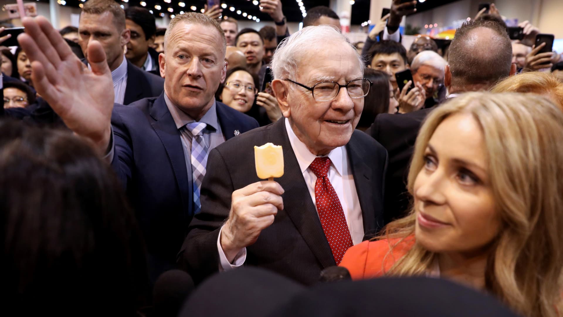 Warren Buffett turns 91, prepares Berkshire Hathaway for a new economy